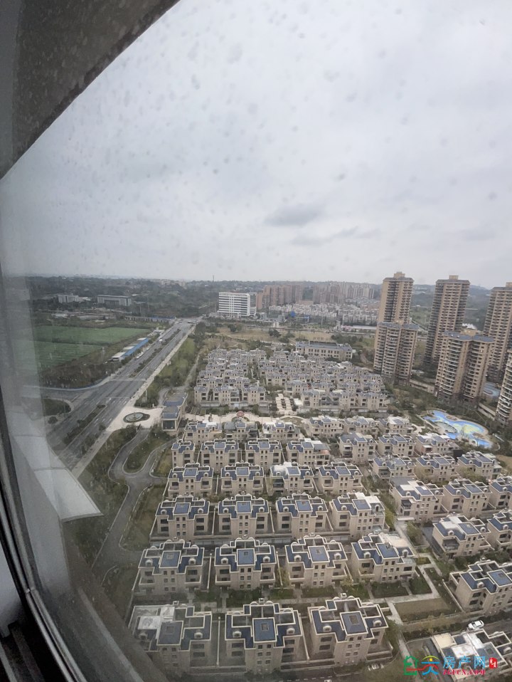 鸿山翡翠城顶跃