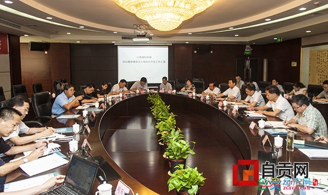 23日,省决策咨询委员会交通城建组副组长,省政协常委吴果行率省决咨委